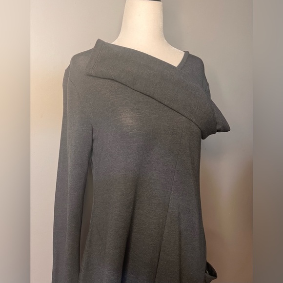 NWOT LOGO Womans Long Sleeved Gray Tunic!! - Picture 2 of 7